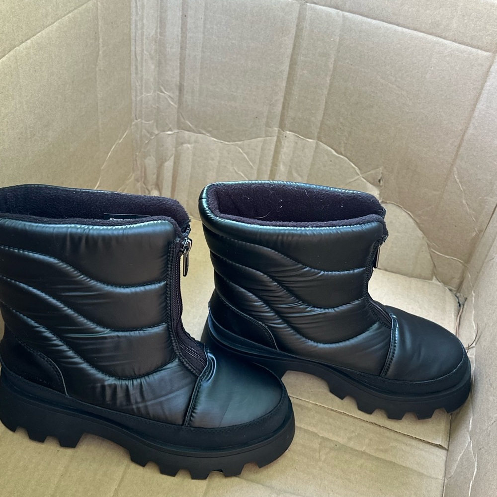 Cougar Waterproof Front-Zip Mid Boots - Savvy size 7